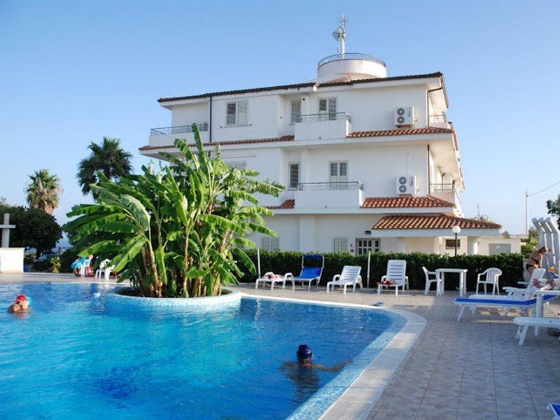 Hotel Eolo Capo Vaticano Exterior photo