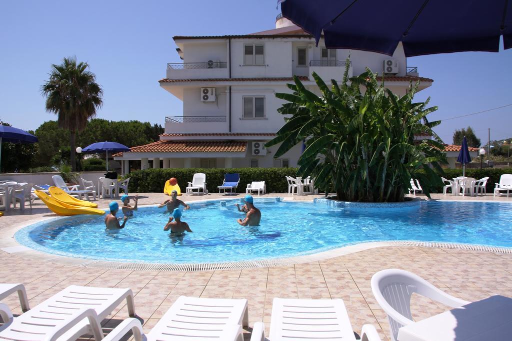 Hotel Eolo Capo Vaticano Exterior photo